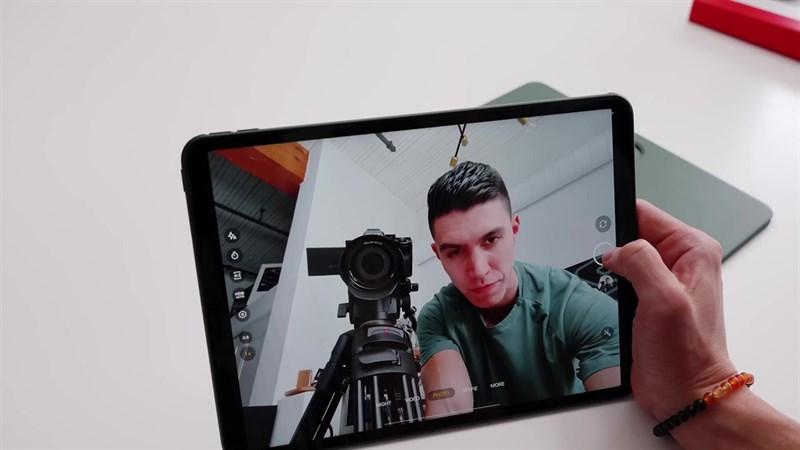 Ảnh chụp từ camera sau của OnePlus Pad.