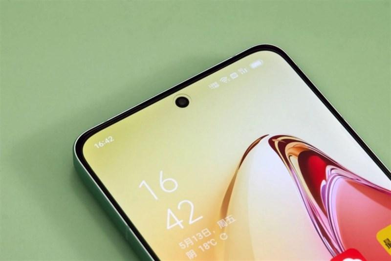 Phần viền của OPPO Reno8 Pro+ được làm rất mỏng trông khá 'sexy'