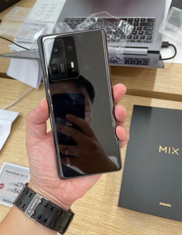 Phiên bản màu xám của Xiaomi Mi MIX 4. Nguồn: Black MOB.