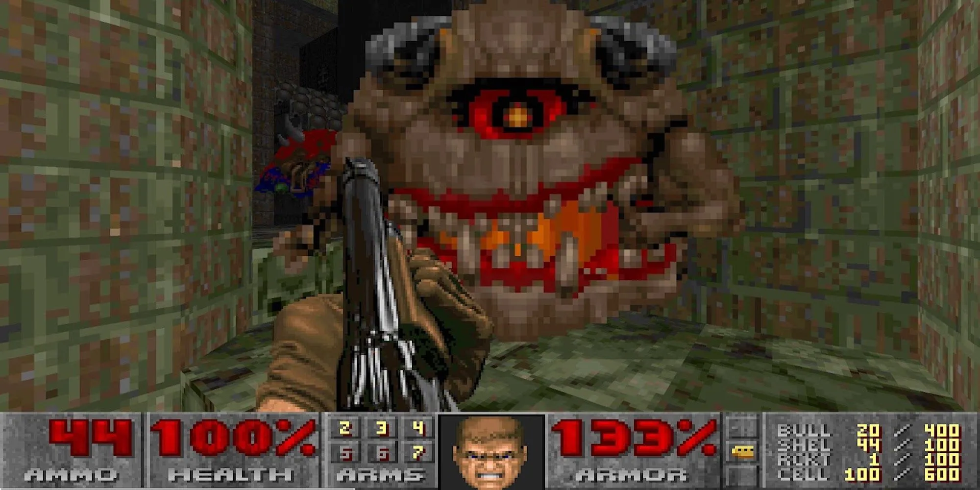 Ảnh chụp màn hình từ Doom II, hiển thị gameplay tốc độ cao và khẩu Super Shotgun