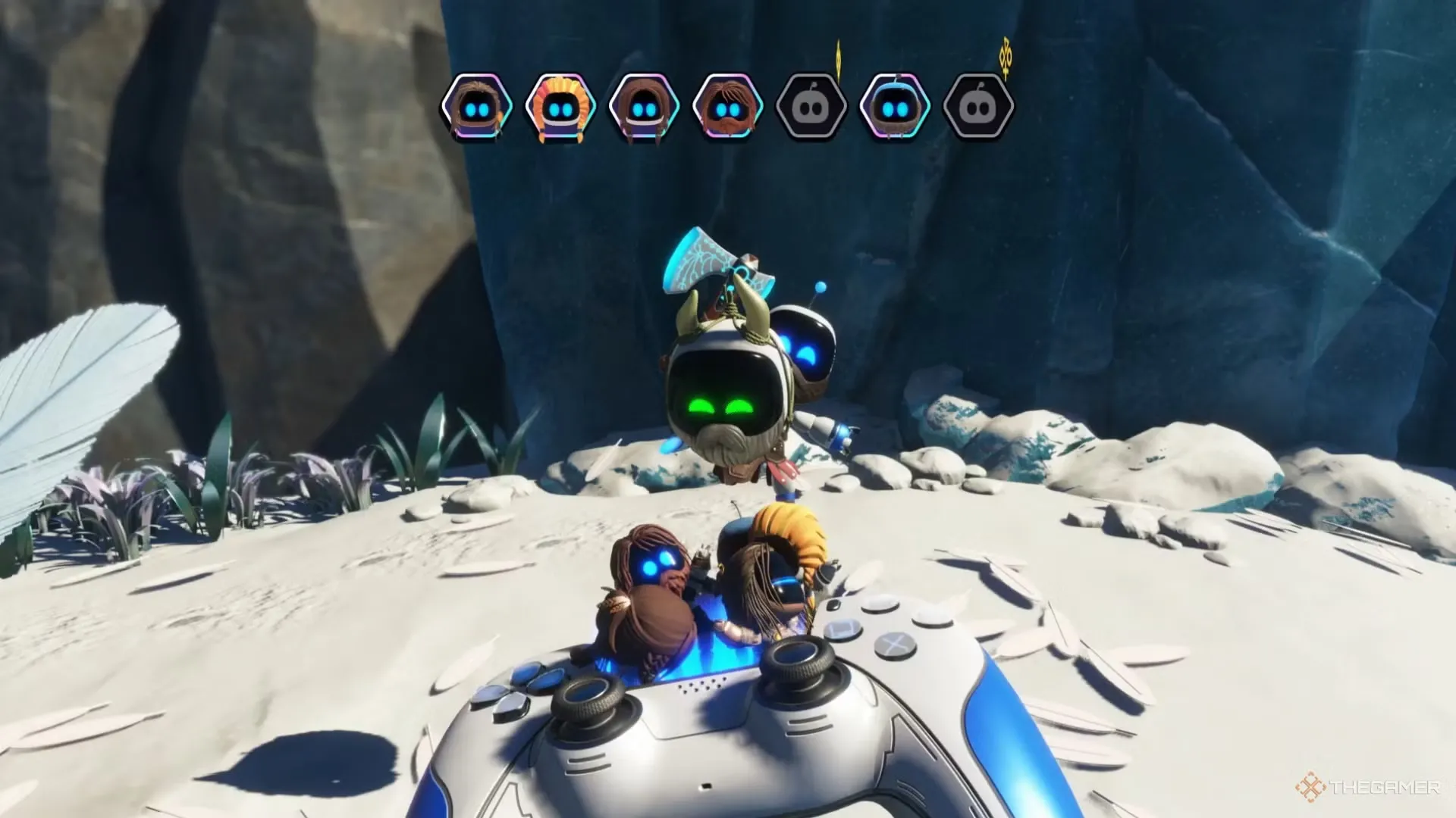 Astro Bot với tạo hình Bot of War cầm rìu Leviathan
