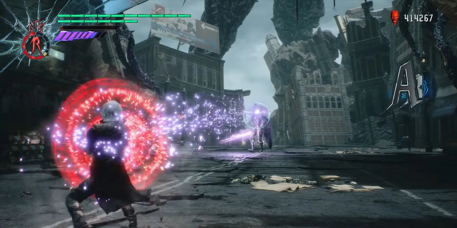 Dante chặn đòn tấn công bằng Royal Guard trong Devil May Cry 5
