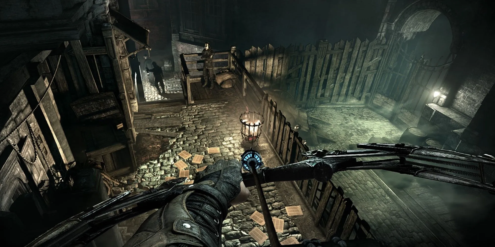 Garrett sử dụng cung tên trong game lén lút Thief 2014.