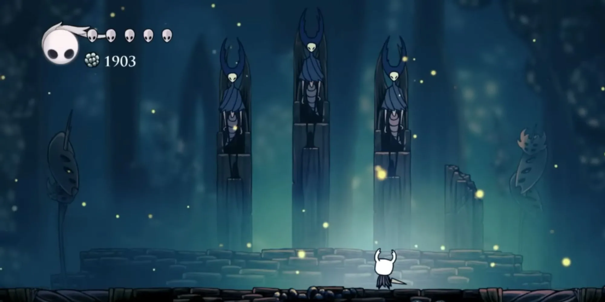 Hiệp sĩ Hollow Knight chuẩn bị đối mặt với các Mantis Lords trong khung cảnh trang nghiêm
