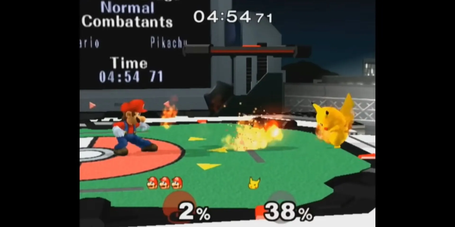 Mario đối đầu Pikachu trên sân khấu trong Super Smash Bros. Melee GameCube