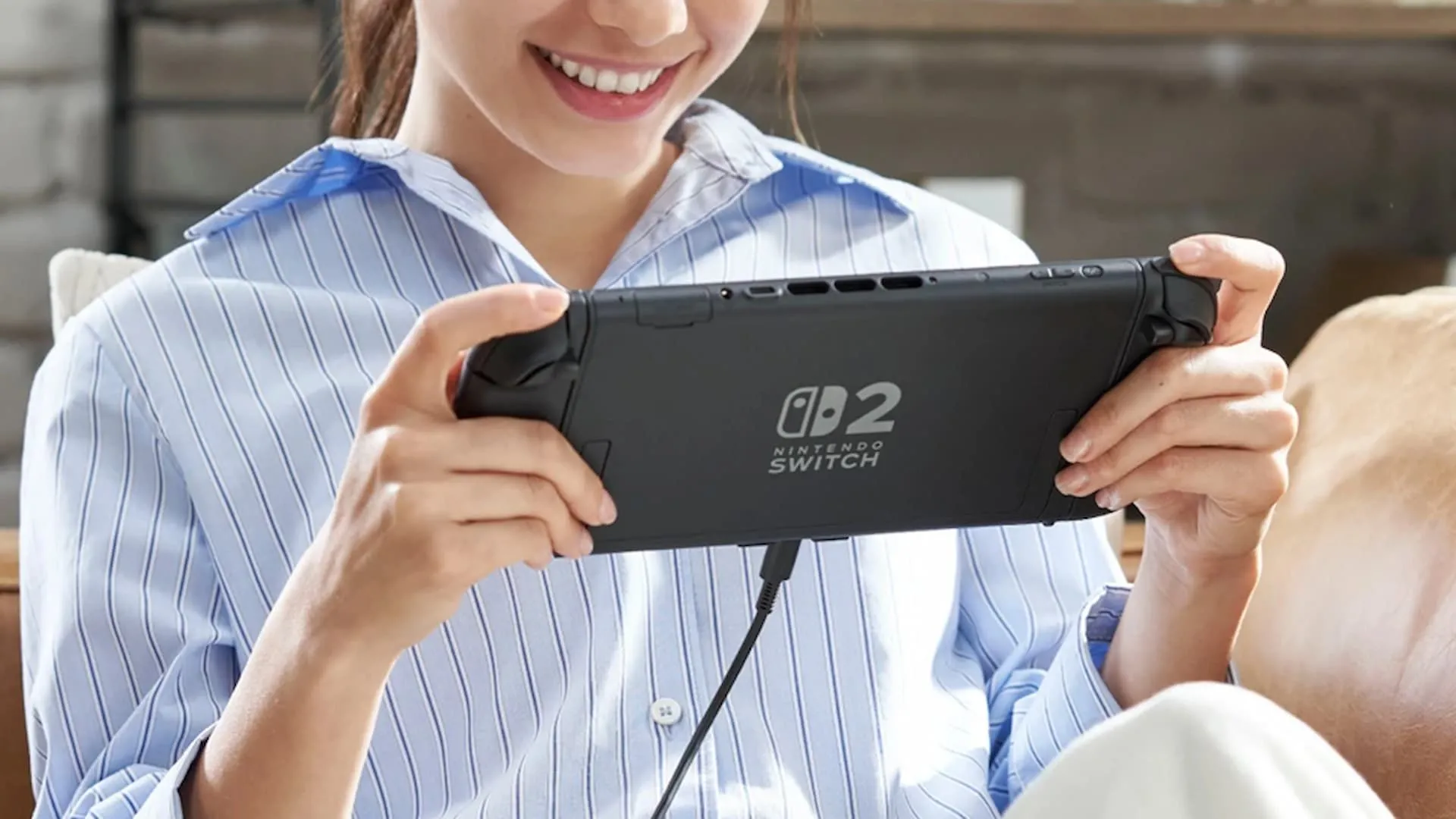 Người dùng cầm máy Nintendo Switch 2 tin đồn