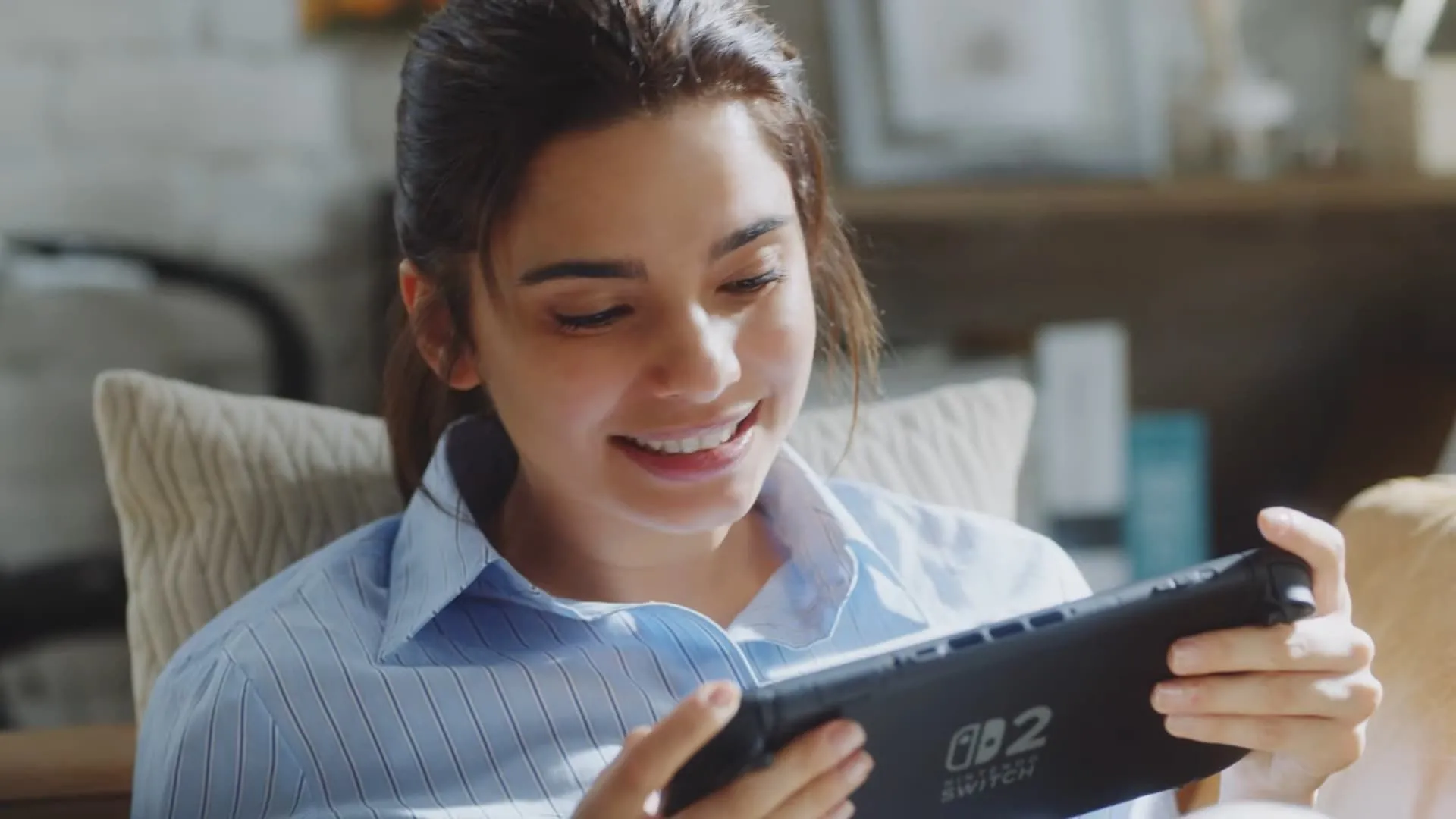 Nintendo Switch 2 chế độ di động với giao diện chat nhóm trực quan, một trong những tính năng được mong đợi