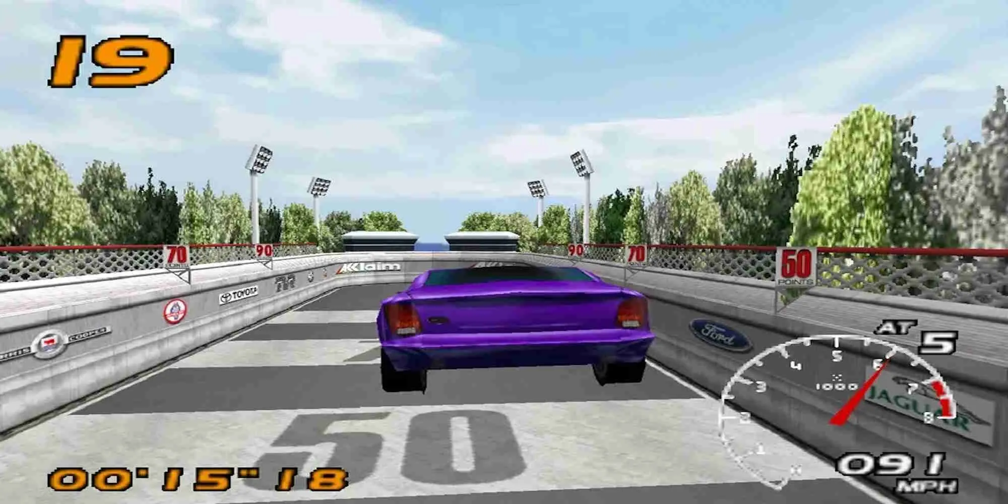 Xe thể thao Aston Martin DB7 trong game đua xe đường phố Vanishing Point PS1