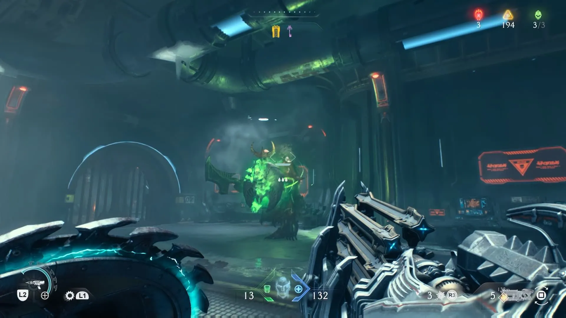 Doom Slayer sử dụng khiên để đỡ đòn tấn công của quỷ trong Doom The Dark Ages