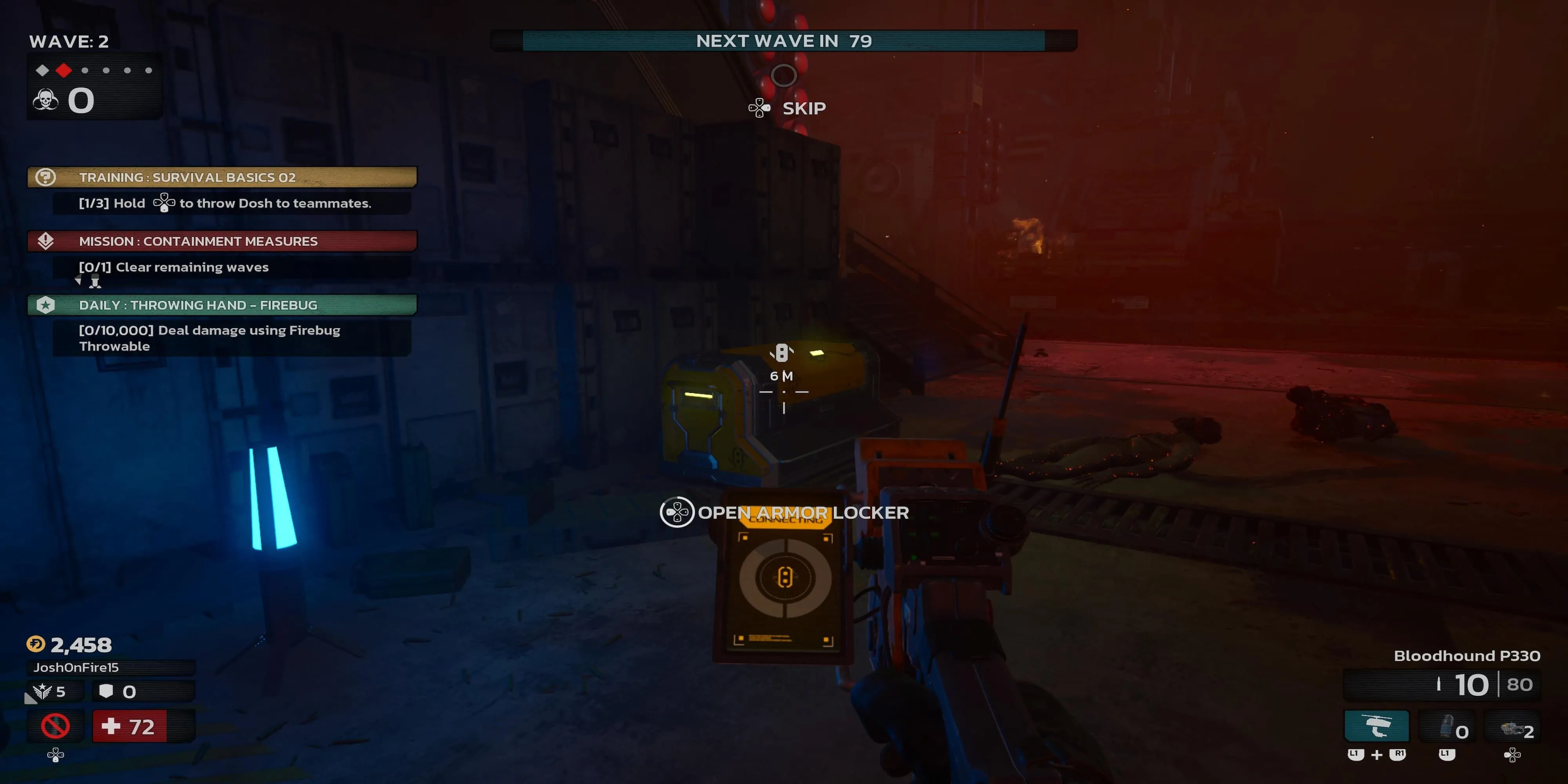 Người chơi Killing Floor 3 sử dụng dụng cụ đa năng trên tủ giáp, minh họa quá trình tương tác với vật phẩm trong game để thu thập tài nguyên hoặc tùy chỉnh trang bị.